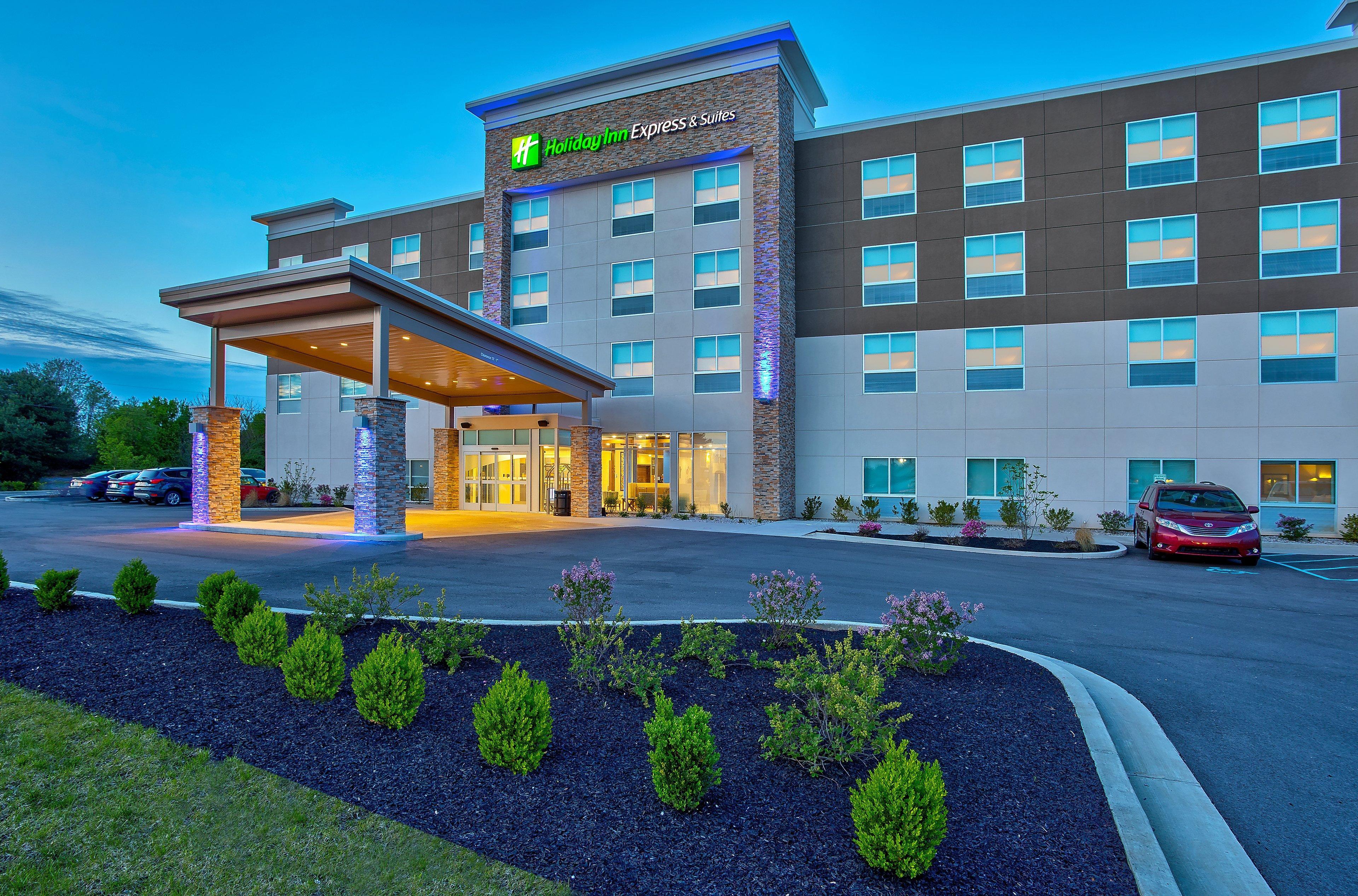 Holiday Inn Express & Suites - Lexington W - Versailles By Ihg Exterior photo